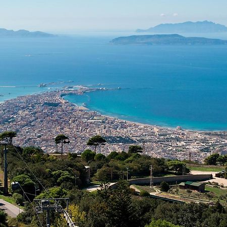 Sole, mare e trallallà Rilievo Exterior foto