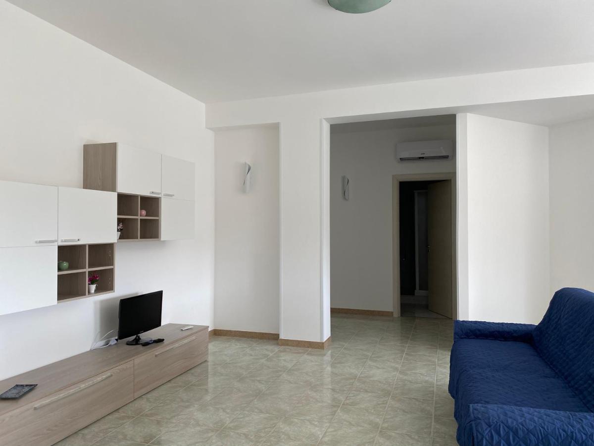 Sole, mare e trallallà Rilievo Exterior foto