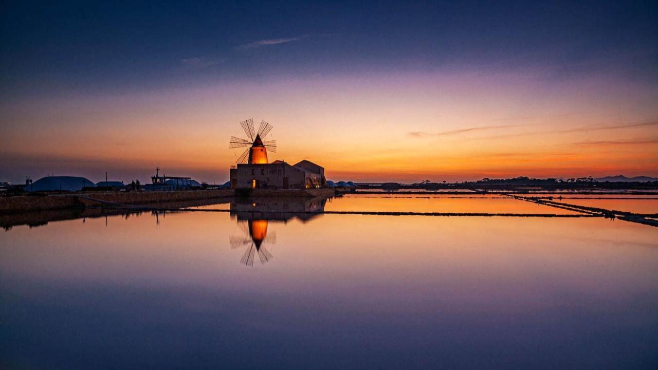 Sole, mare e trallallà Rilievo Exterior foto